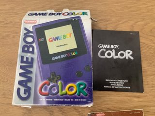 Game Boy Color + Pokémon Amarillo