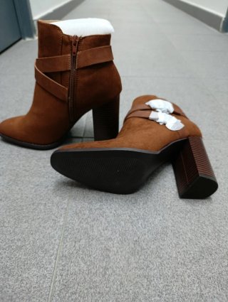 Botines tacón marrones nuevos