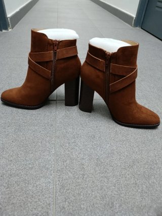 Botines tacón marrones nuevos