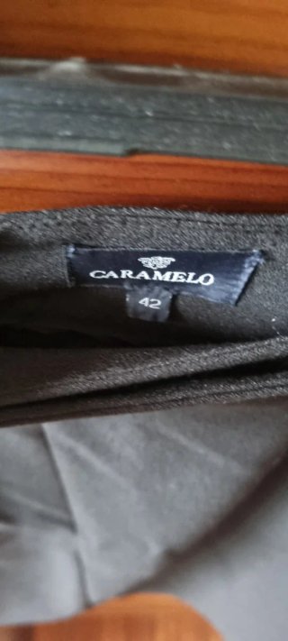 Falda Caramelo Talla 42 Negra