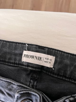 Jeans grises con tachuelas Talla M