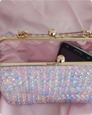 Borsetta bauletto clutch di perline pastello