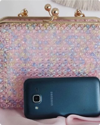 Borsetta bauletto clutch di perline pastello