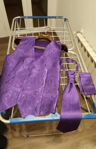 Traje Novio Enzo Romano Negro/Morado OPORTUNIDAD