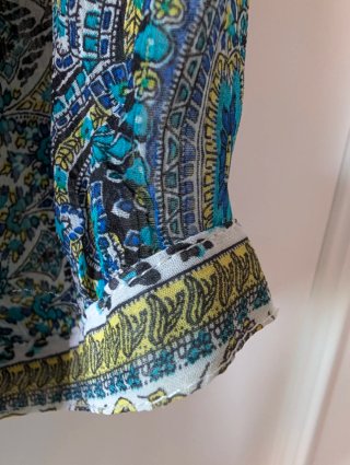 Blusa estampada azul y verde