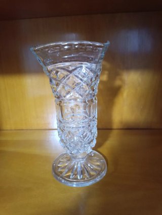 Jarrón de cristal tallado