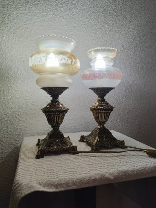 Lámparas de mesa antiguas doradas
