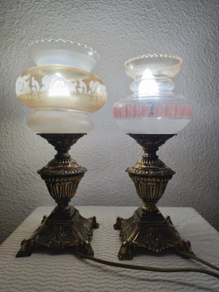 Lámparas de mesa antiguas doradas