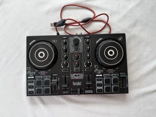 Controladora Hercules DJ Impulse 200