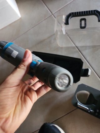 Atornillador eléctrico Ferrex con accesorios