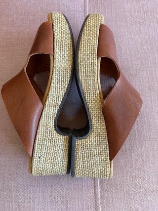Sandalias de piel Vialis marrones