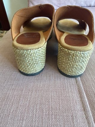 Sandalias de piel Vialis marrones