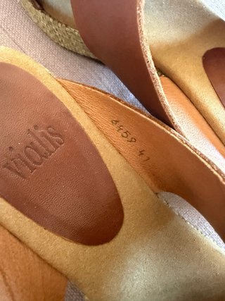 Sandalias de piel Vialis marrones