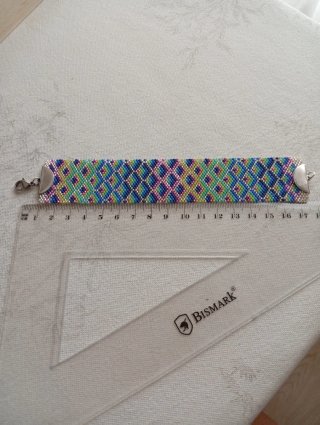 Pulsera Miyuki tejida a mano