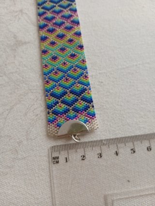 Pulsera Miyuki tejida a mano