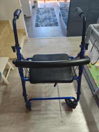 Andador Plegable Azul con Cesta