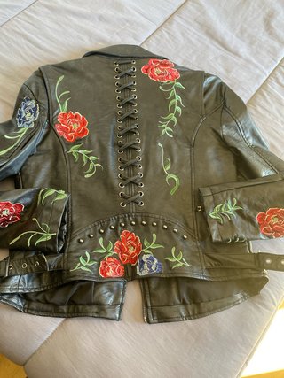 Chaqueta AMISU Talla 40 Bordada Flores