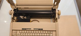 Máquina de escribir eléctrica Brother AX-15