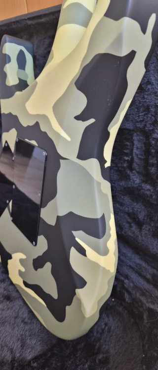 Guitarra Eléctrica ESP MII Urban Camo