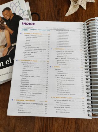 Libro peluquería cosmetología pívot point