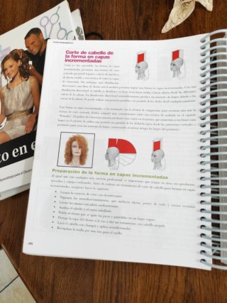Libro peluquería cosmetología pívot point