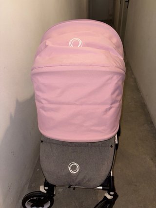 Bugaboo Fox 2 con capota rosa o azul.