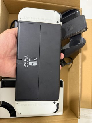 Nintendo Switch OLED Blanca y Negra