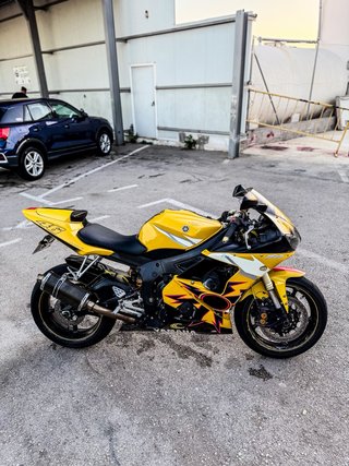Yamaha R6 R46 Edición Valentino Rossi