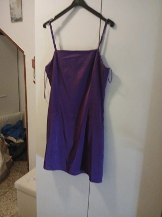 Vestido morado de verano con tirantes