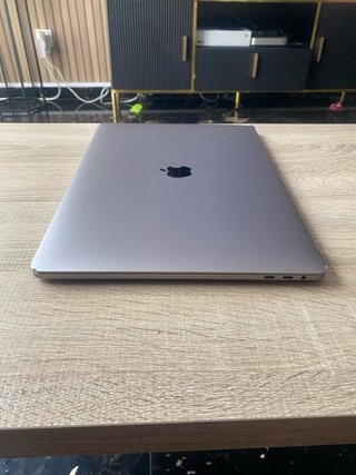 MacBook Pro 15” Touch Bar – Intel Core i9 2020
