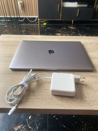 MacBook Pro 15” Touch Bar – Intel Core i9 2020