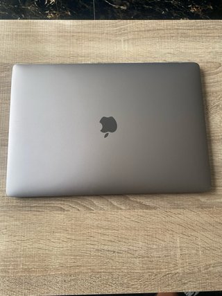 MacBook Pro 15” Touch Bar – Intel Core i9 2020