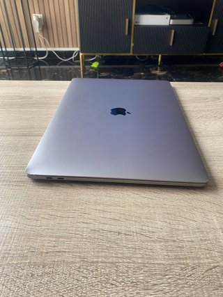 MacBook Pro 15” Touch Bar – Intel Core i9 2020