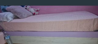 Dormitorio juvenil litera con estanterías
