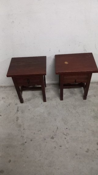 2 Mesitas de Noche Rústicas de Madera