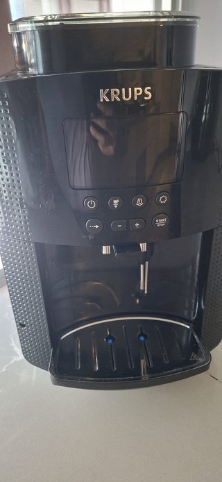 Cafetera Krups Súperautomática Negra
