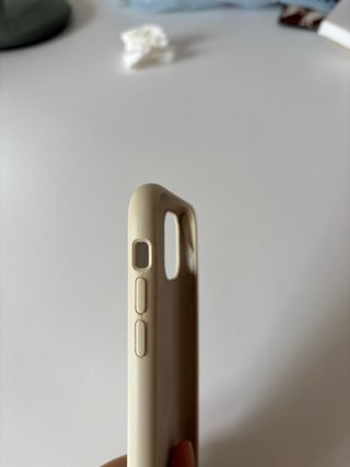 Funda iPhone 11 color crema