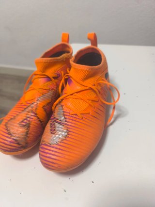 Botas de fútbol niño naranja
