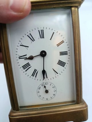 RELOJ CARRUAJE BRONCE Y PORCELANA