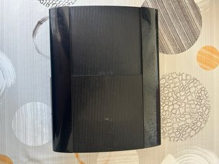 Consola PS3 con GTA V y 2 mandos