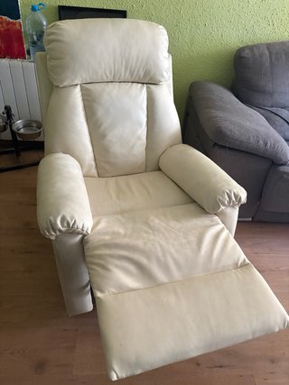 Sillón reclinable polipiel beige