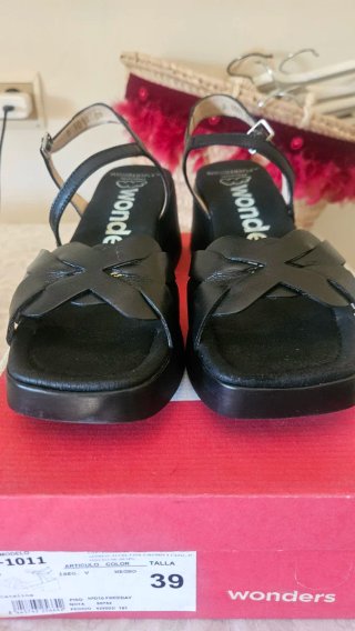 Sandalias Wonders Talla 39 Negras