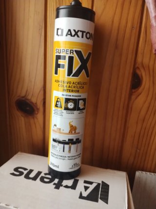 Revestimiento de pared efecto madera + cola superf