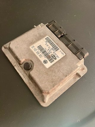Centralita Motor VW 036 906 034 DG
