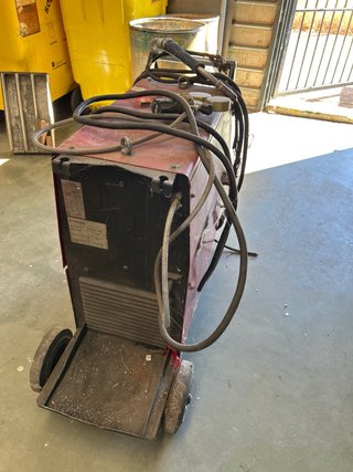 Soldador Lincoln Electric Powertec 300C