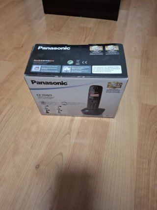 Teléfono Panasonic inalámbrico blanco y azul