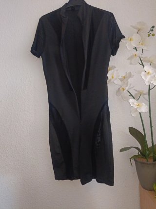 Mono negro corto