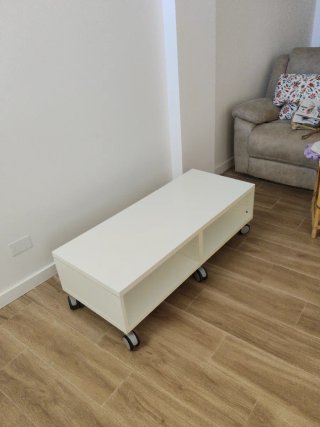 Mesa TV/Estantería Blanca con Ruedas