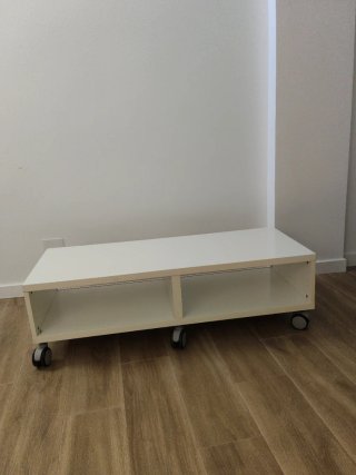 Mesa TV/Estantería Blanca con Ruedas