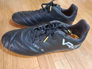 Botines Fútbol Viralto Decathlon Negro